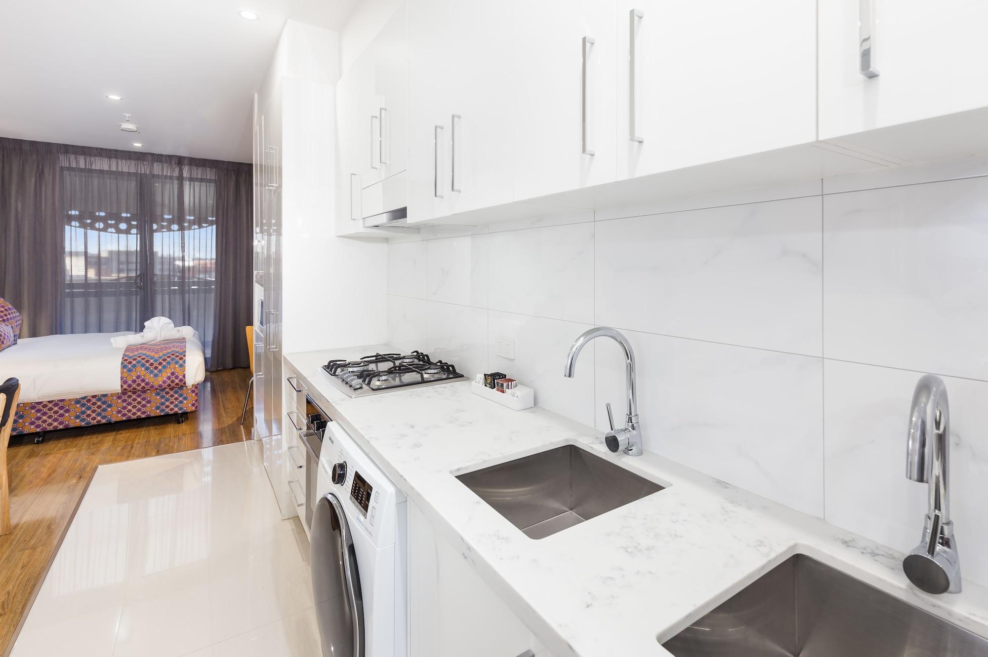 City Edge Dandenong Apartment Hotel Exterior photo