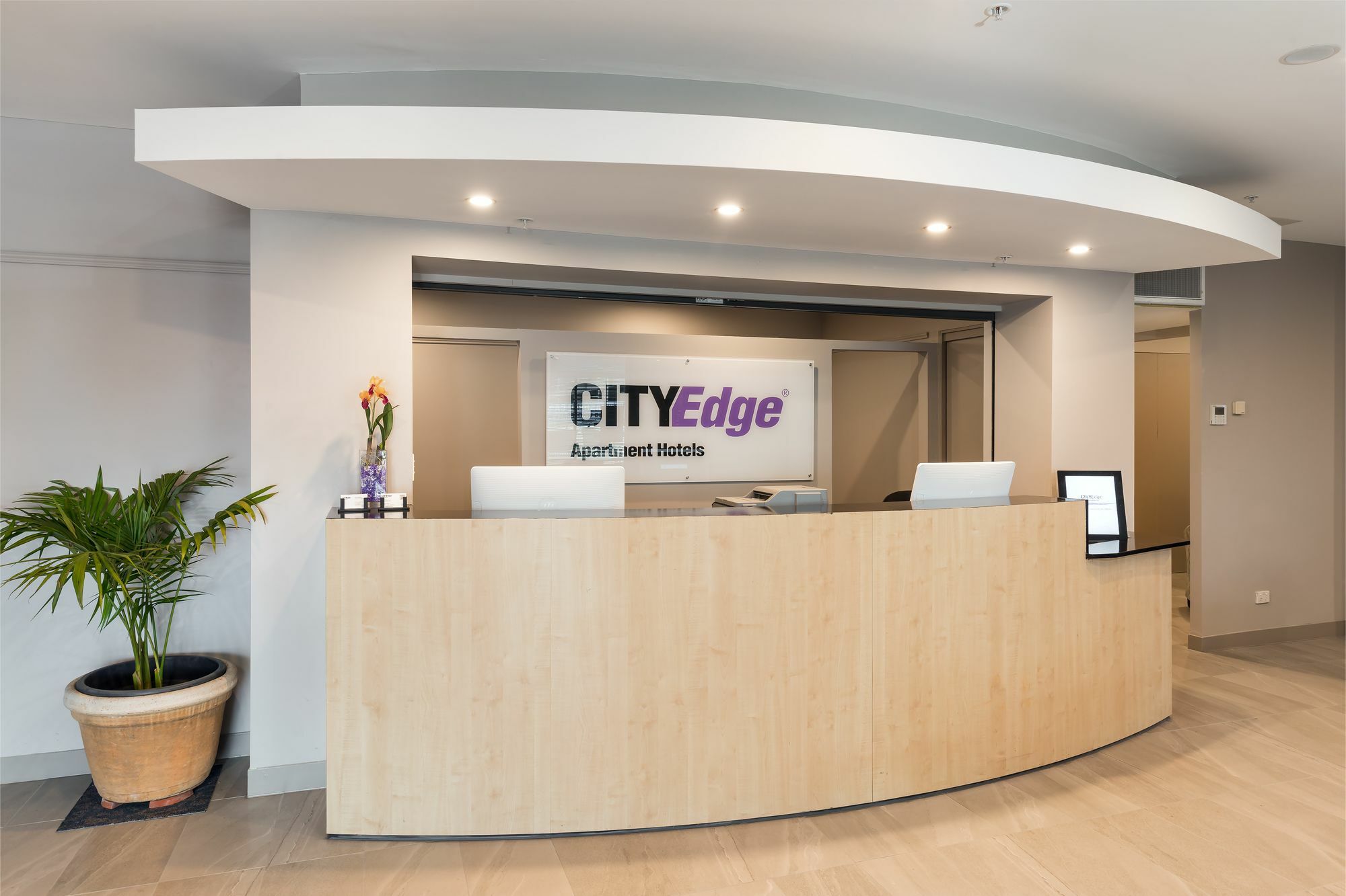 City Edge Dandenong Apartment Hotel Exterior photo